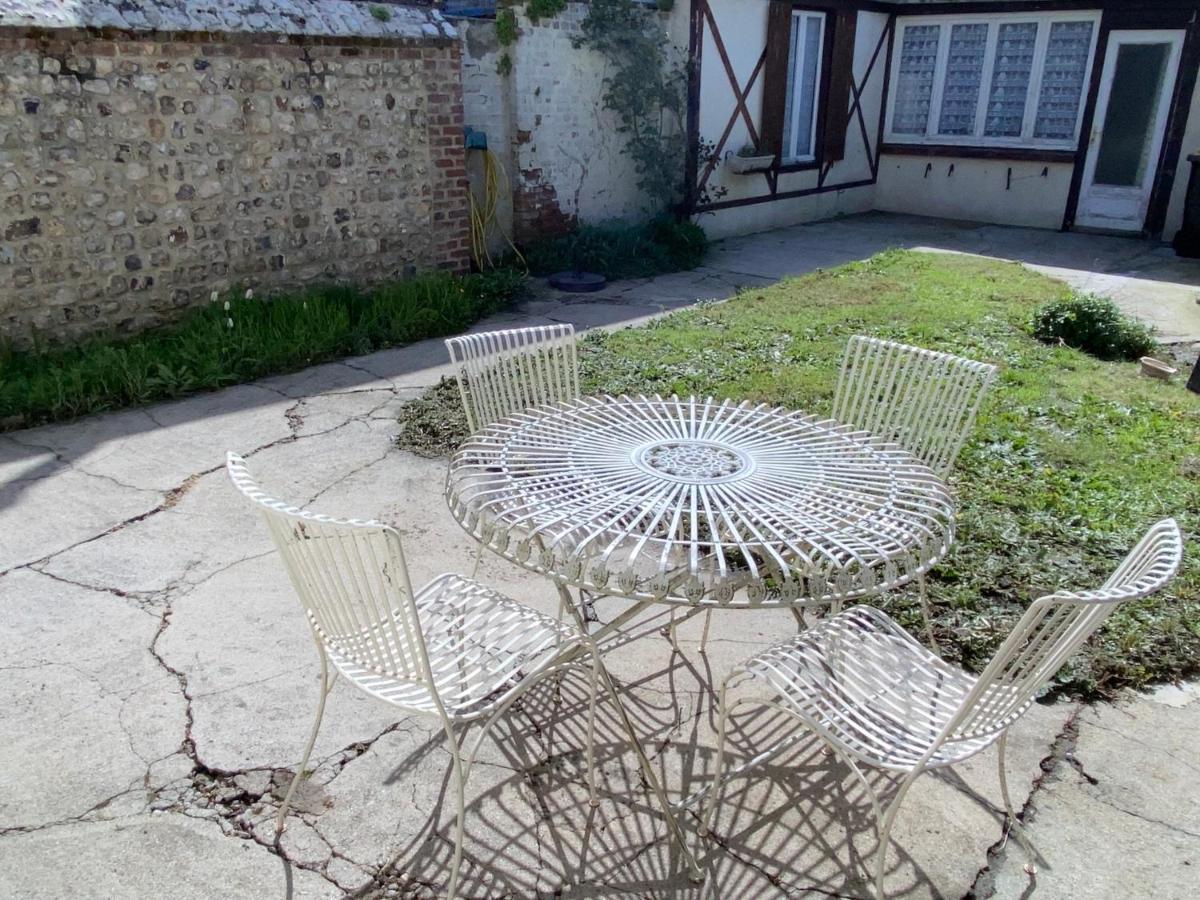 Maison Avec Jardin Et Parking, Au Centre D'Étretat Exteriör bild
